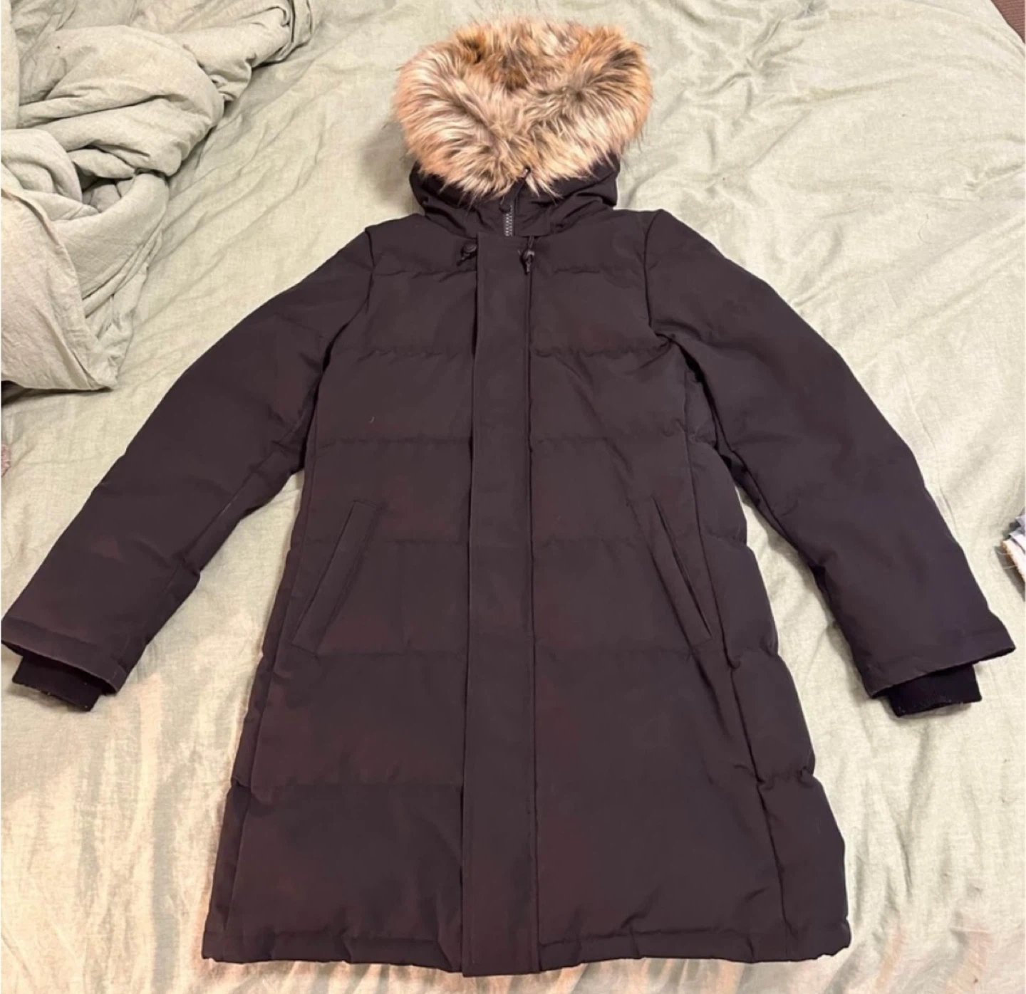 Aritzia - TNA THE POWDER PARKA  - Size Small (Black) - photo 2