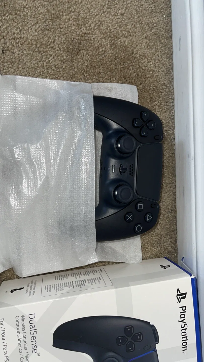 🎮 PS5 DualSense Wireless Controller – Midnight Black (Brand New) thumbnail