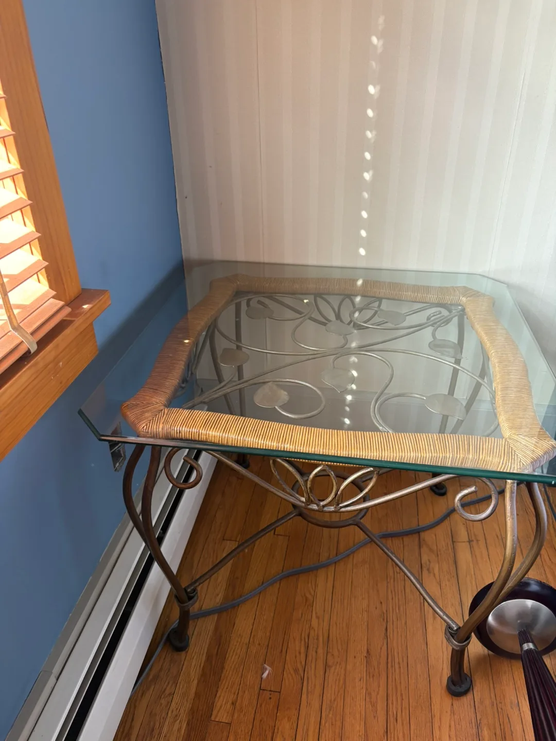 Glass Top Accent Table image indicator(2)