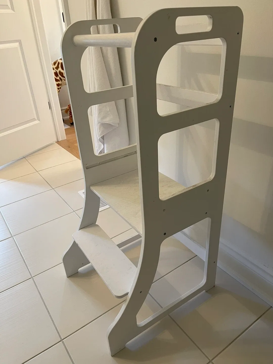 White Toddler Stool image indicator(2)