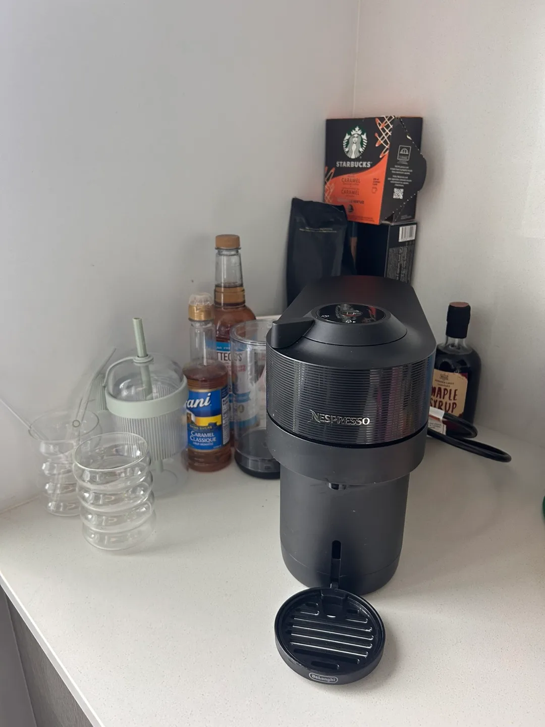 Nespresso Vertuo Next Coffee Machine - De'Longhi thumbnail