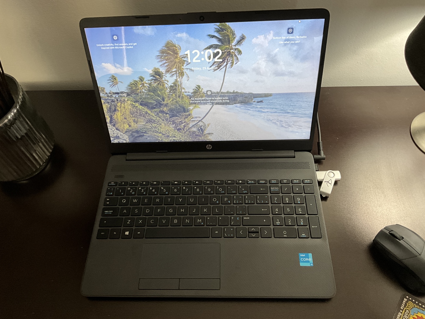 HP Laptop 14-dq1xxx - Intel Core i3