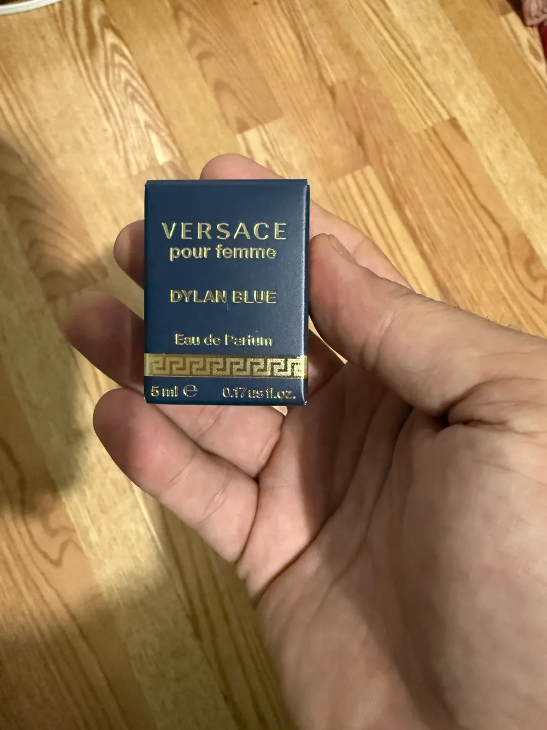 Versace, Jimmy Choo, Calvin Klein Perfume image indicator(6)