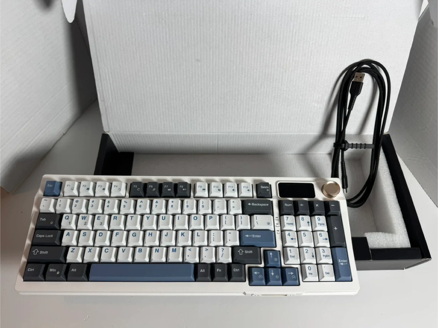 RedThunder K95 Wireless Mechanical Keyboard,TFT Screen & Knob thumbnail