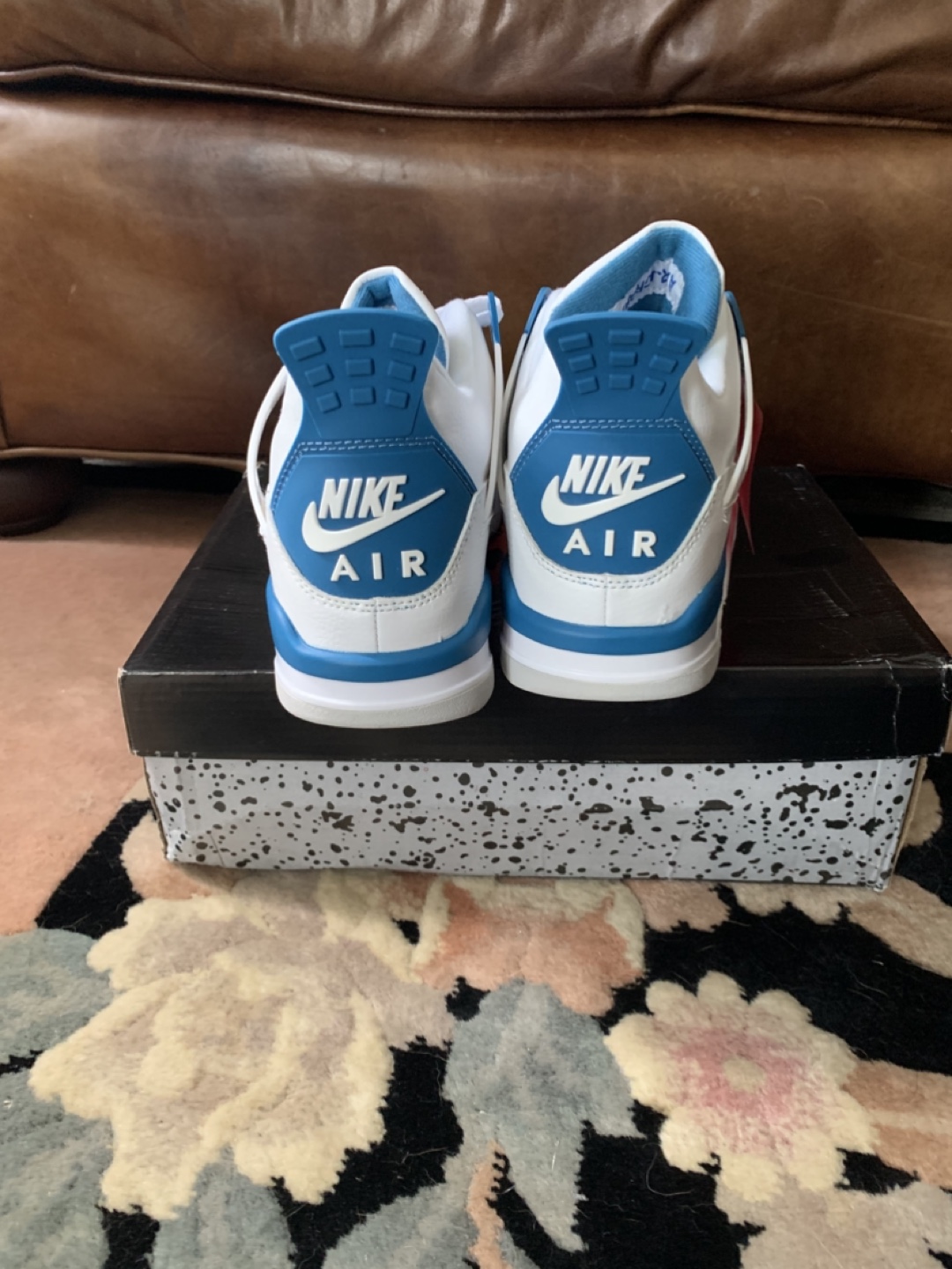 Jordan 4 Retro White/Blue Shoes, Size 10 - photo 4