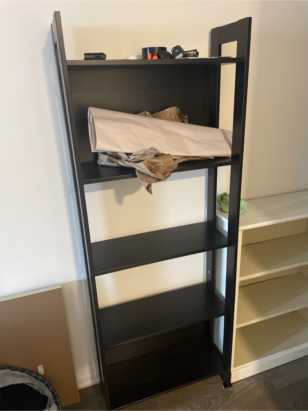 Brown laiva bookshelf