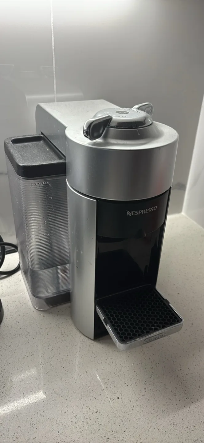 Nespresso Coffee Machine - Silver image indicator(2)