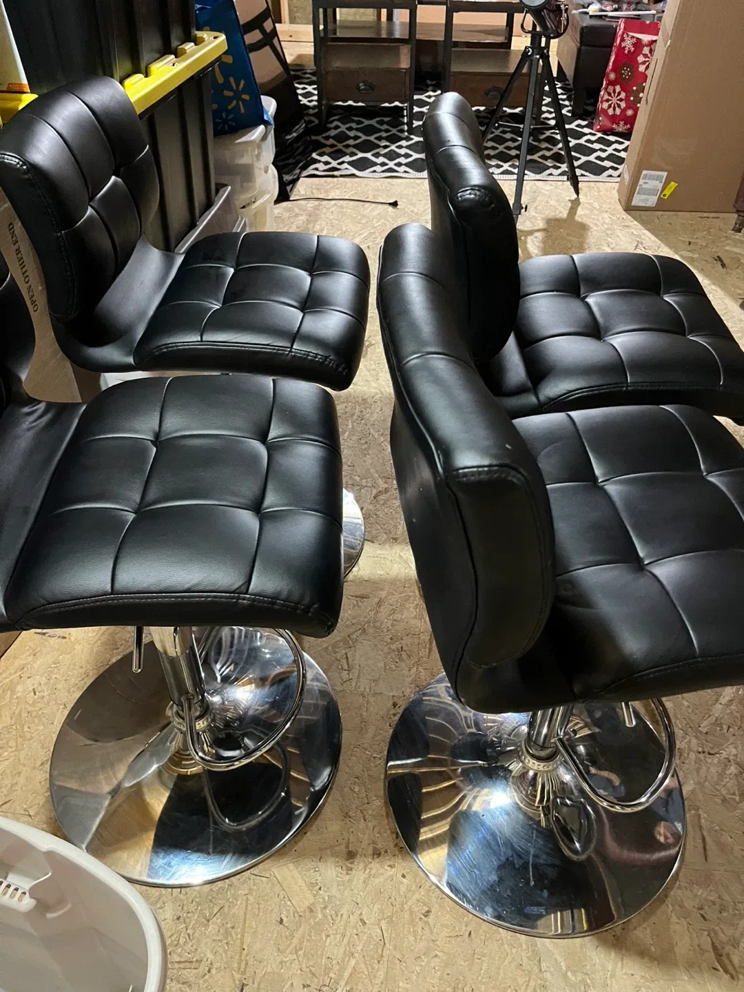 Set of 4 Black Bar Stools image indicator(3)