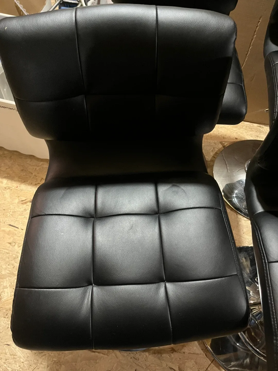 Set of 4 Black Bar Stools image indicator(4)