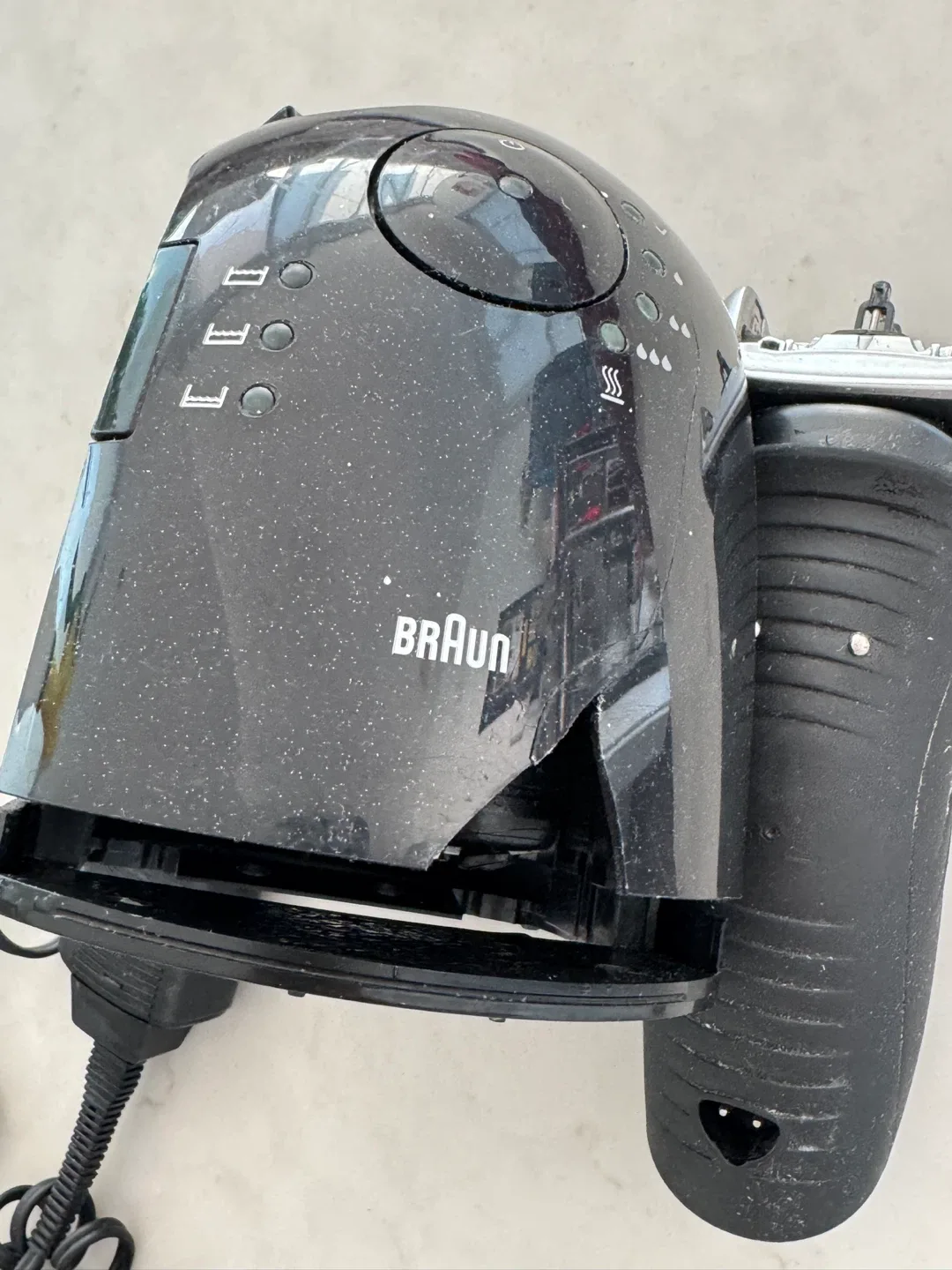 Braun Series 7 Electric Shaver image indicator(6)