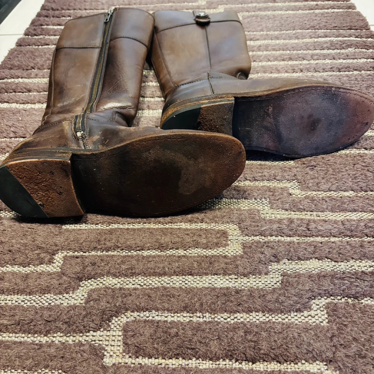 $600 Frye Brown Leather Riding Boots - Size 6 image indicator(3)