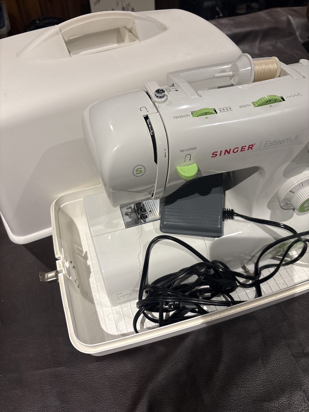 Singer Esteem II Sewing Machine - photo 4