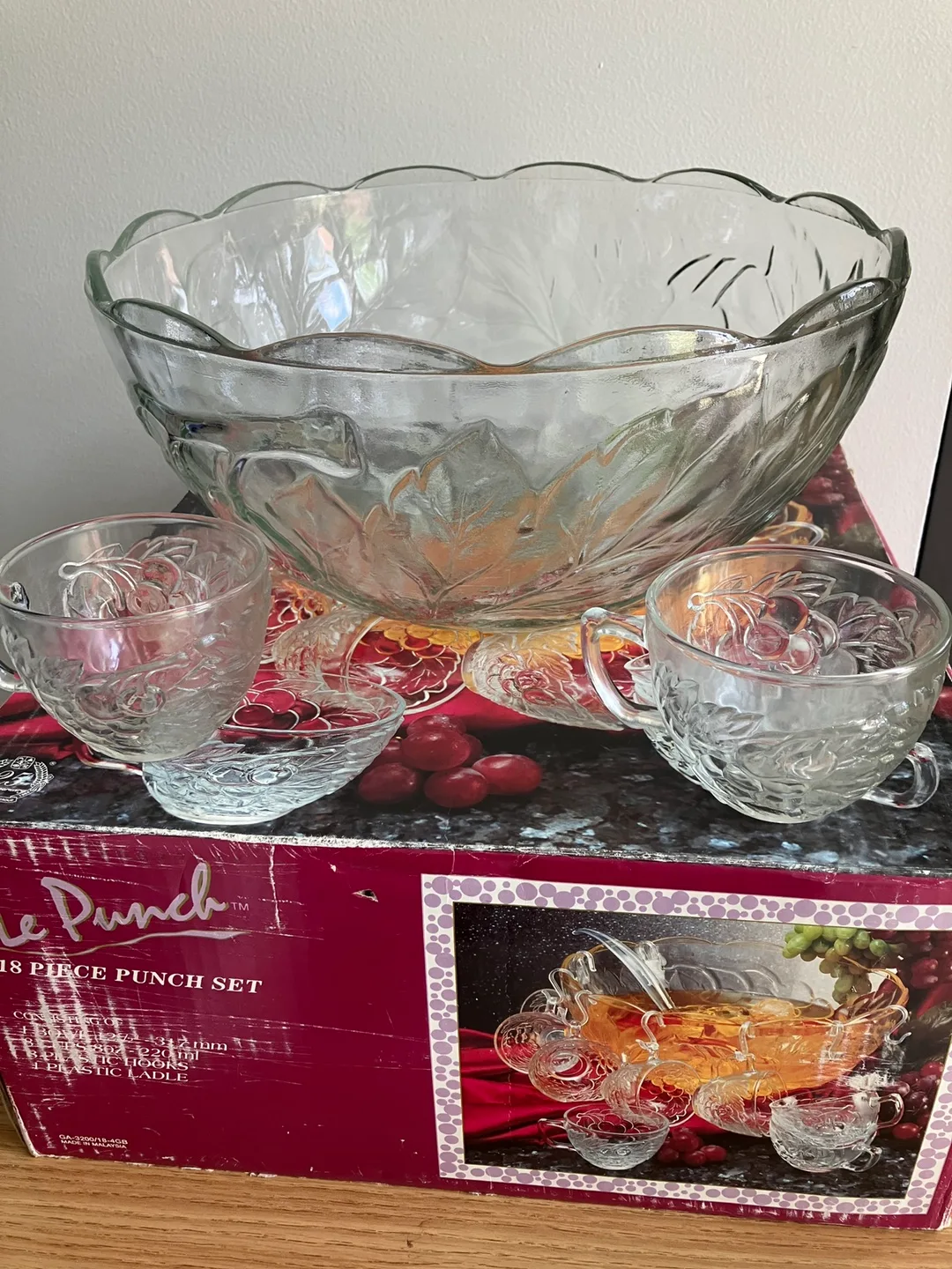 Vintage Punch Bowl Set - 18 Piece image indicator(2)