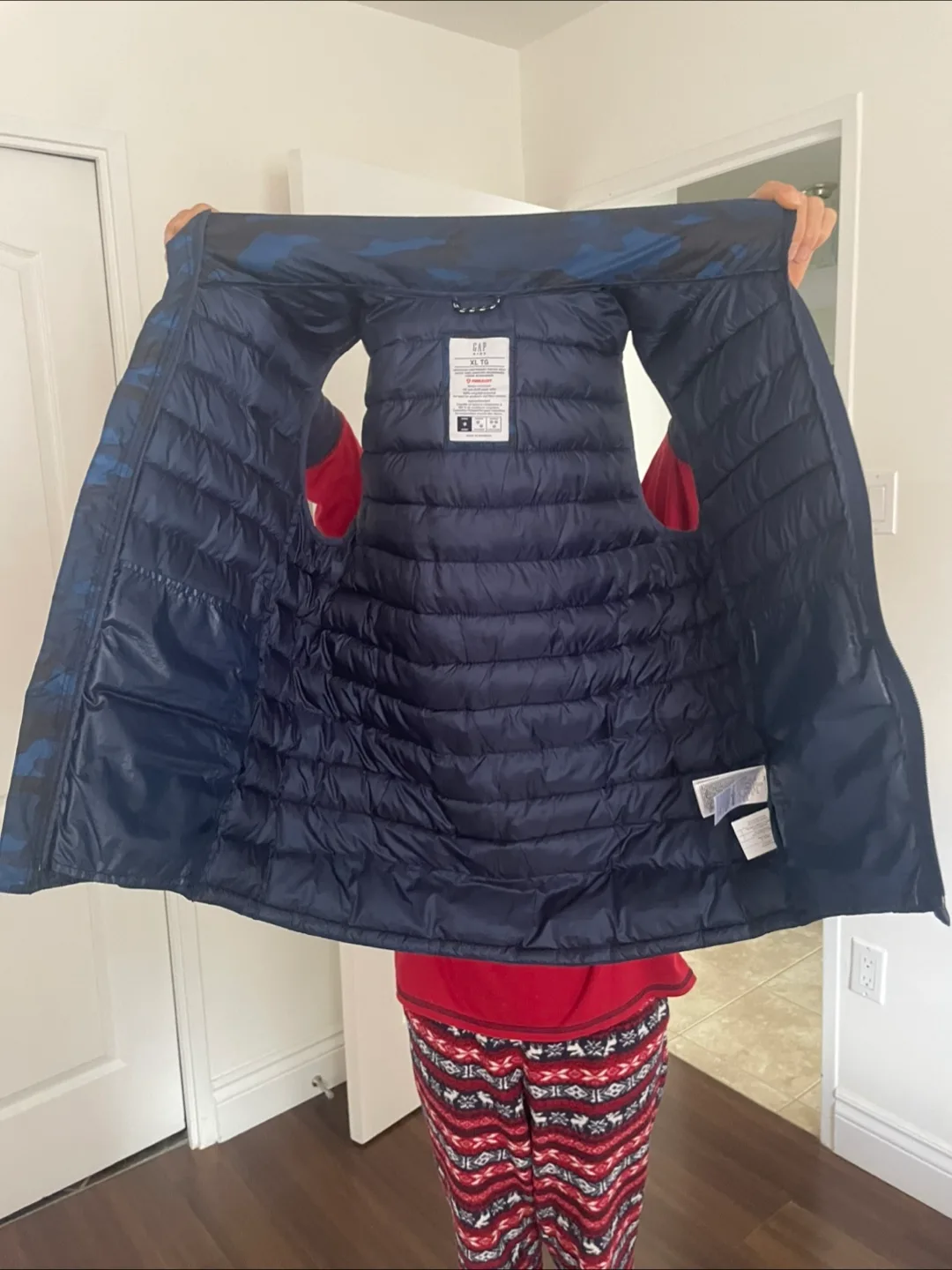 GAP Blue and black mixed short sleeve image indicator(2)