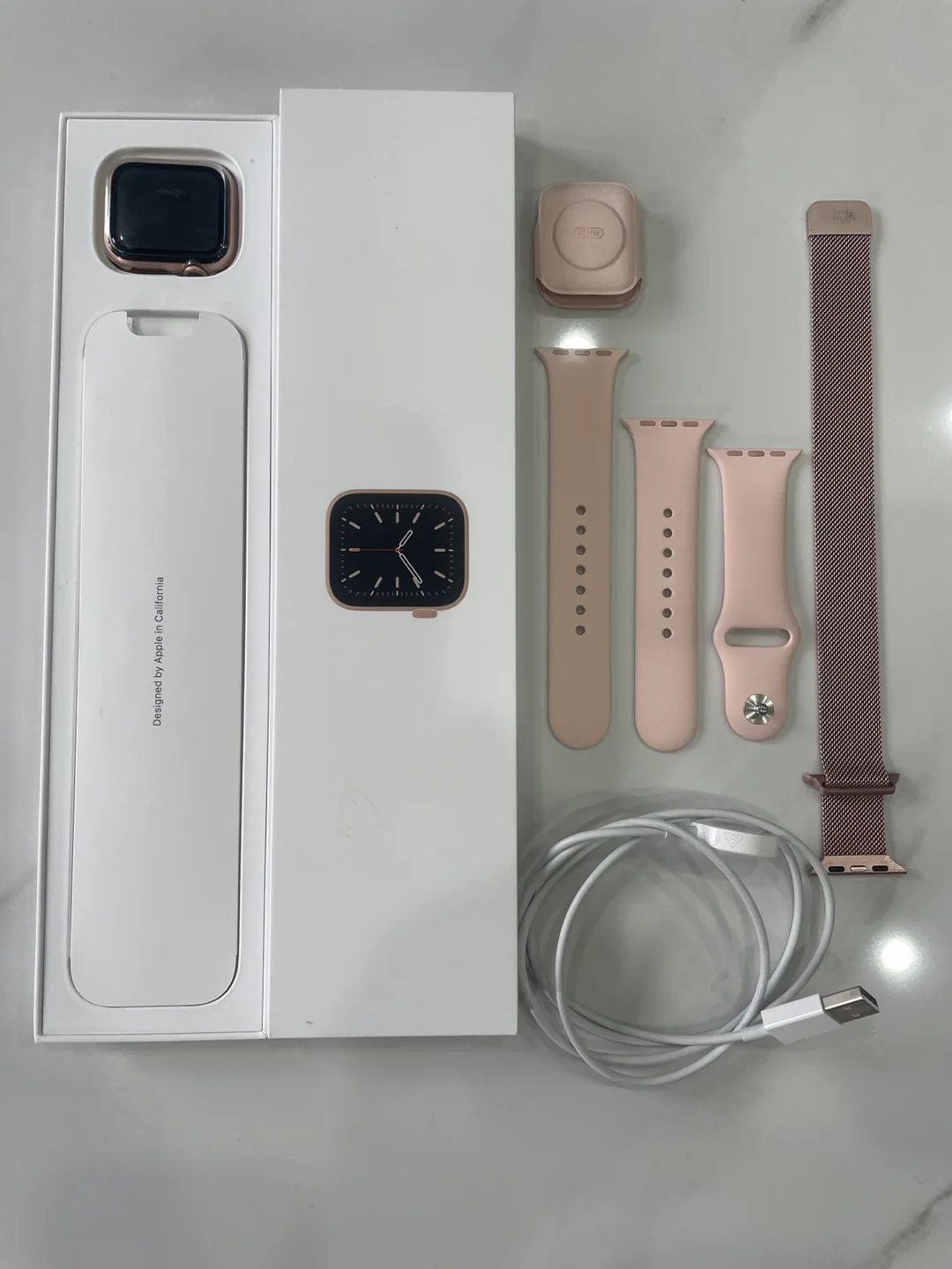 Apple Watch Series 6 Gold Aluminum Case image indicator(2)