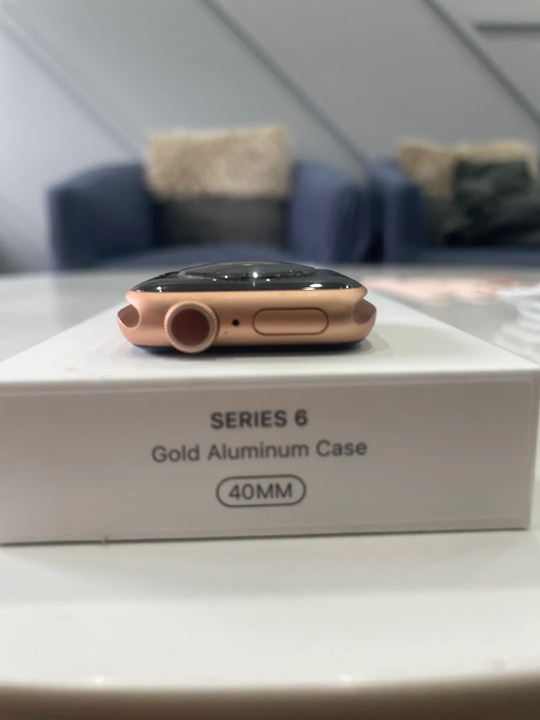 Apple Watch Series 6 Gold Aluminum Case image indicator(7)