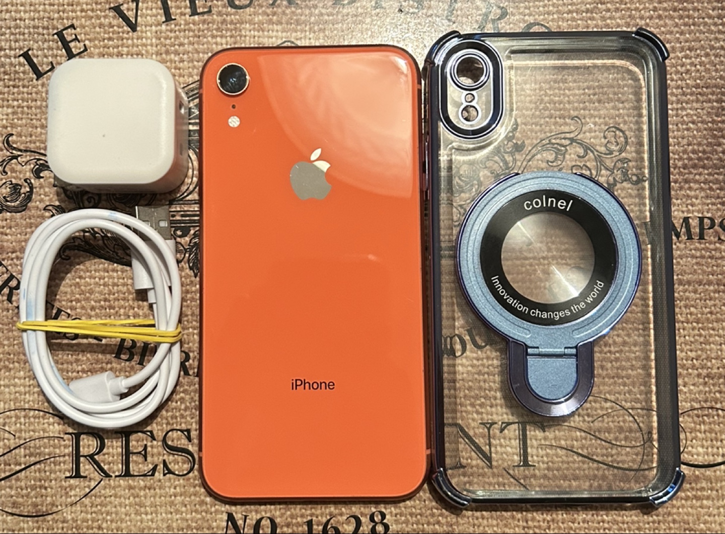 (100%) iPhone XR 128GB-Great Con+ Accessories.