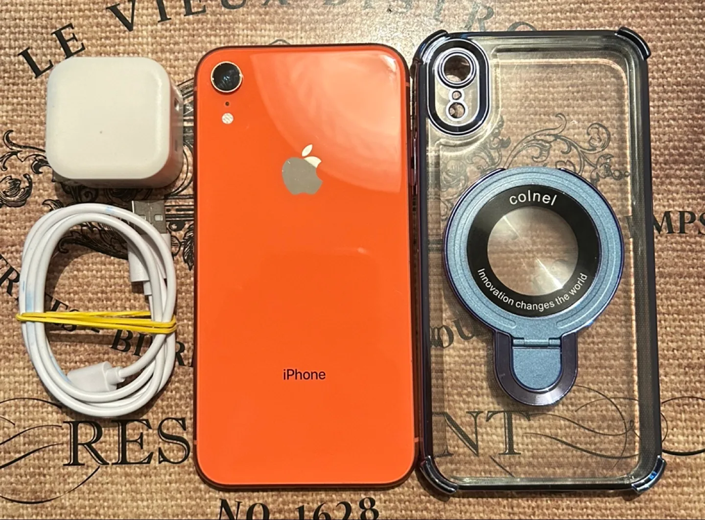 (100%) iPhone XR 128GB-Great Con+ Accessories.