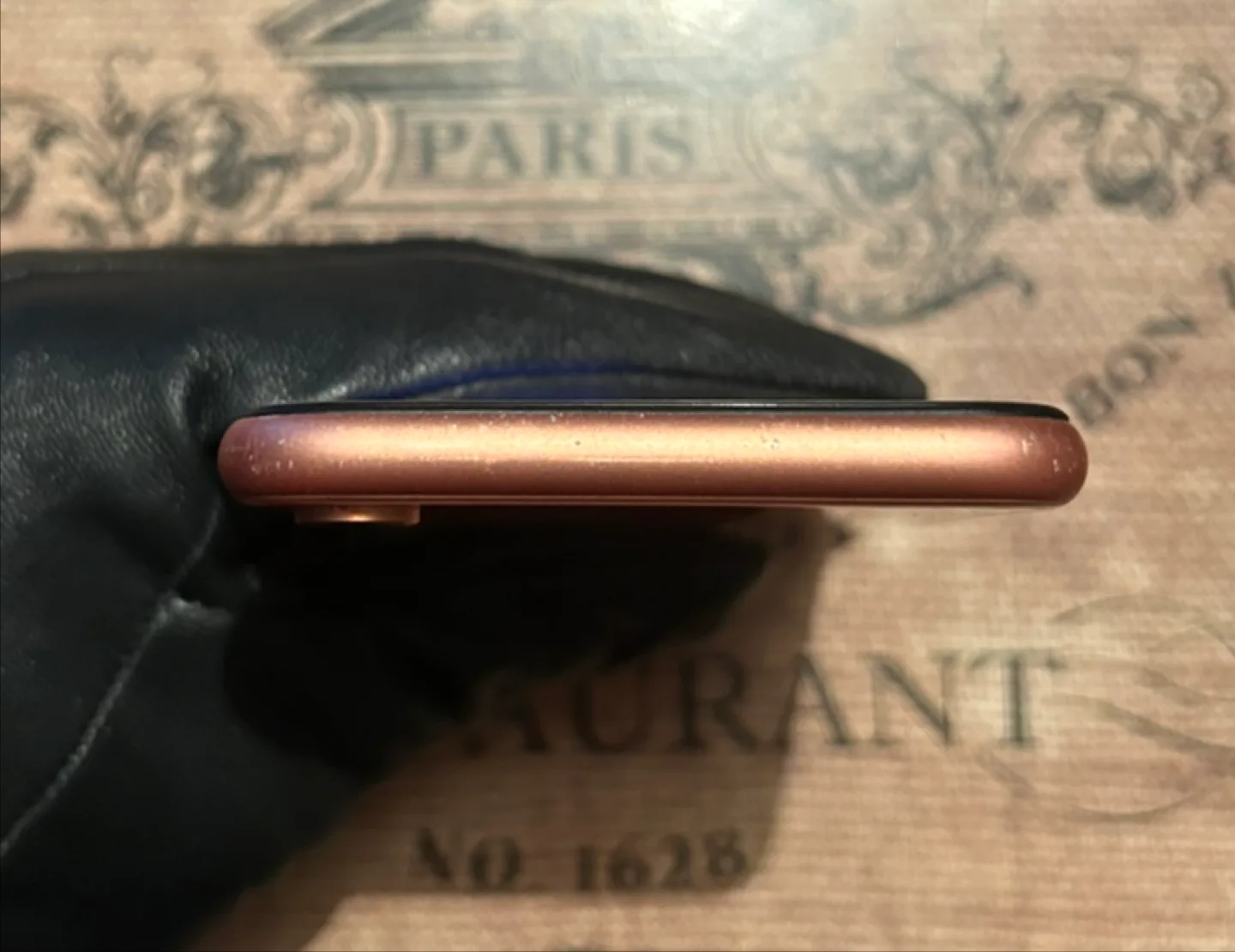 (100%) iPhone XR 128GB-Great Con+ Accessories. image indicator(6)