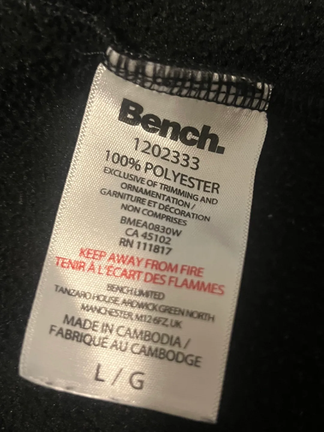 Bench Women’s Black sweater with Zip Closure sz L image indicator(5)