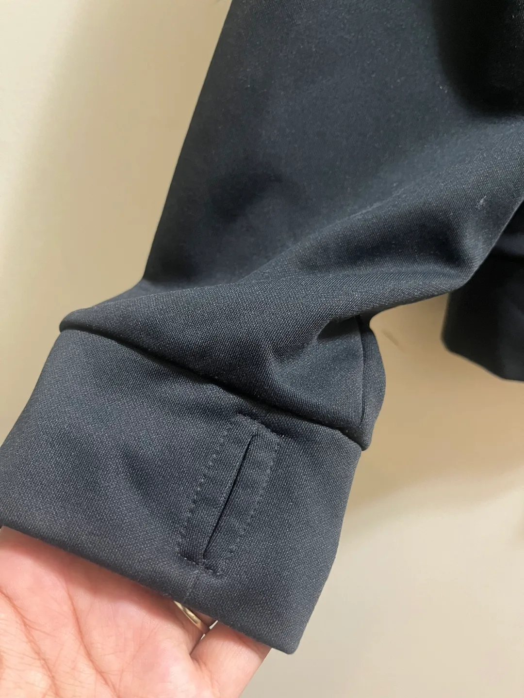 Bench Women’s Black sweater with Zip Closure sz L image indicator(3)