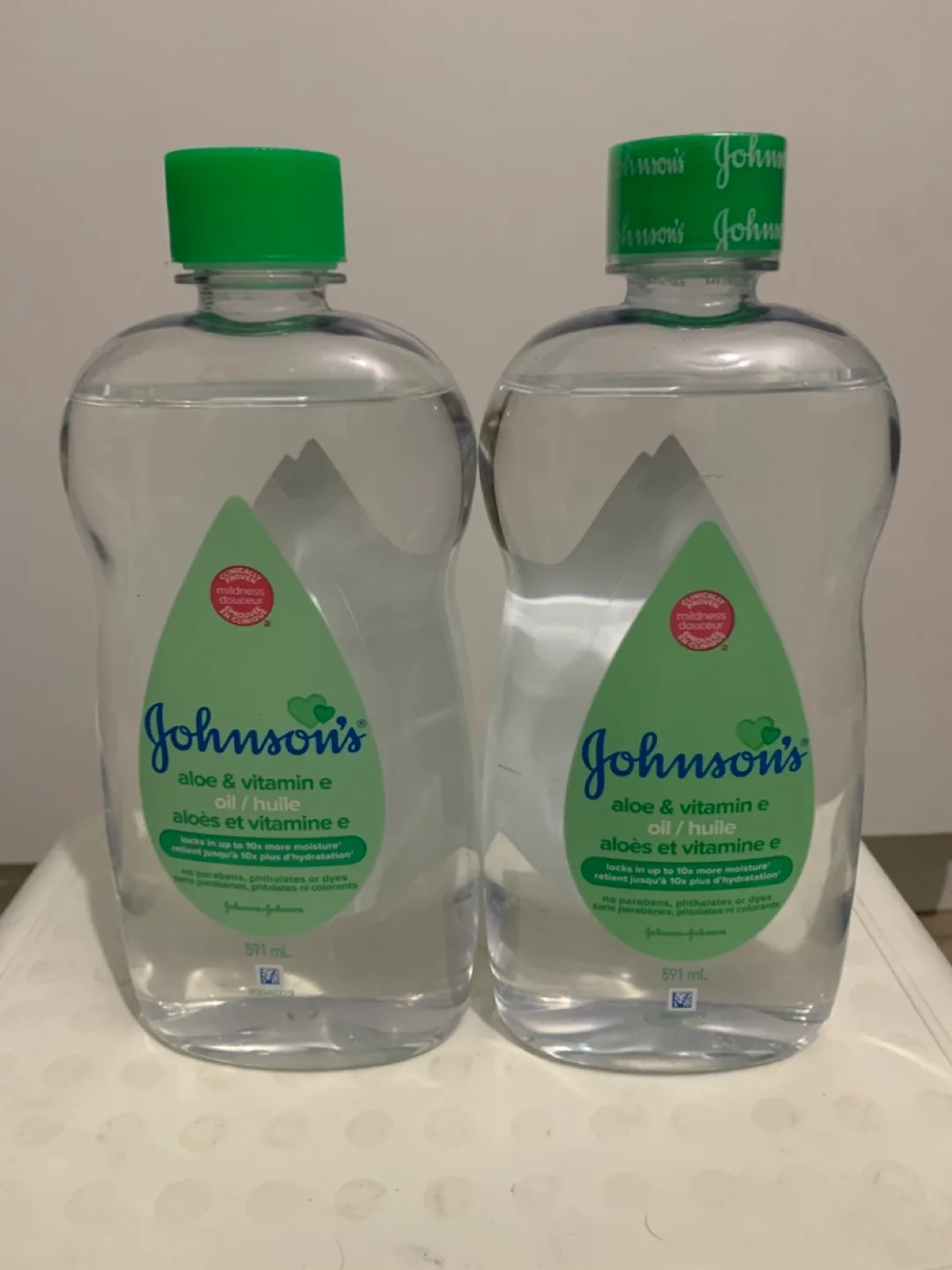 Johnson's Aloe & Vitamin E Oil (591 mL) thumbnail