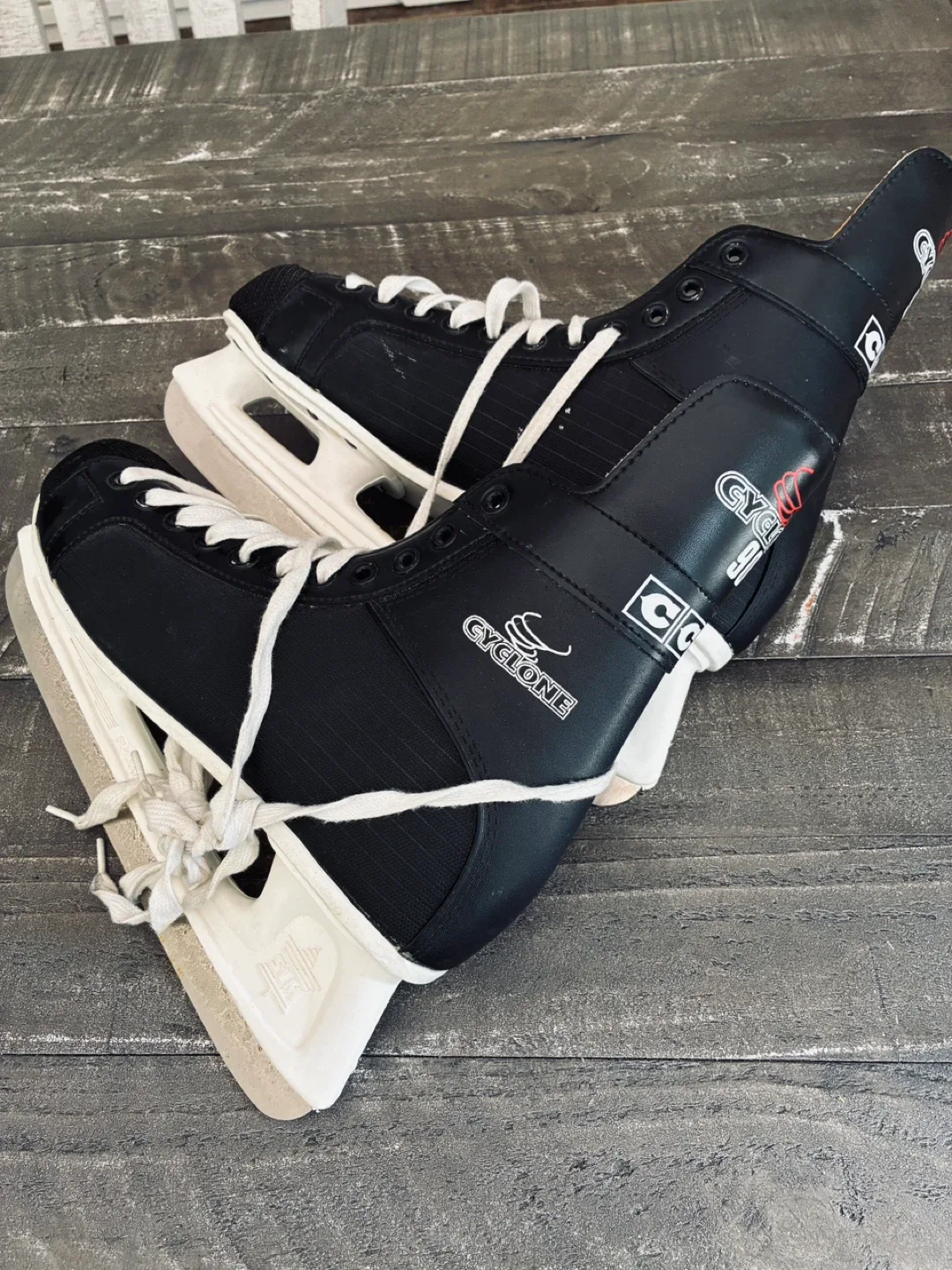 Almost new CCM men’s size 10 ice skates thumbnail