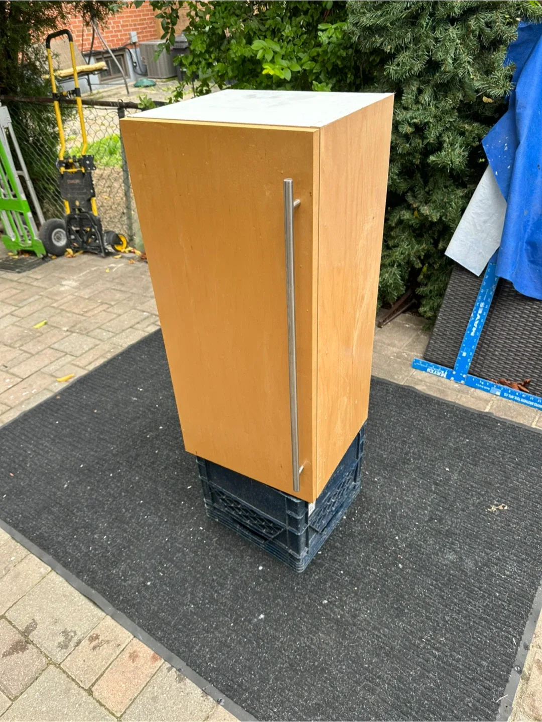 Wooden Upper Kitchen Cabinet thumbnail