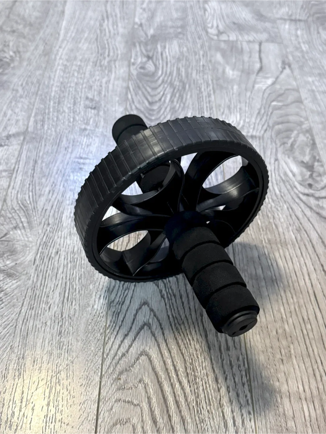 Ab Roller Wheel - Core Workout thumbnail