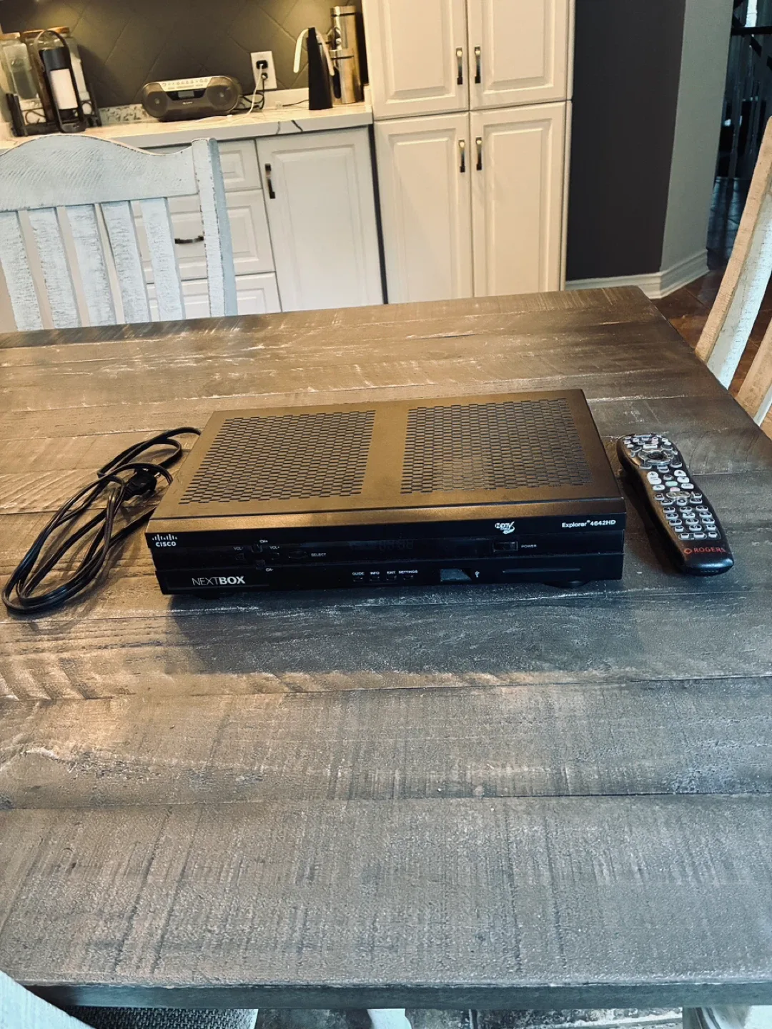 Cisco “NextBox” PVR with remote thumbnail