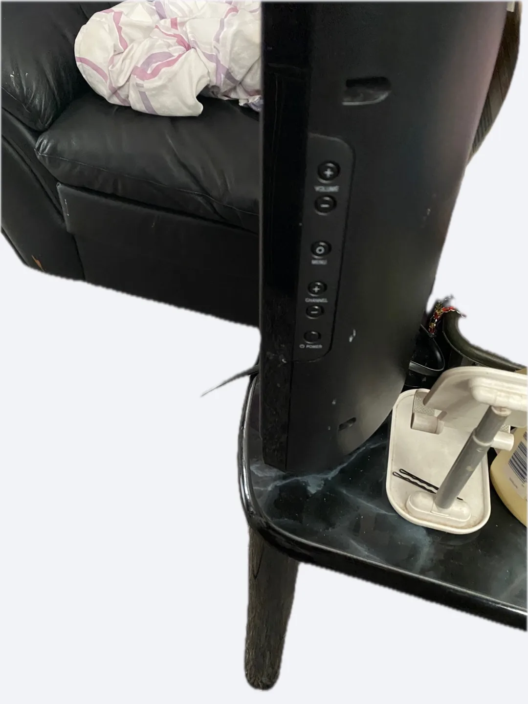 Philips TV / No remote just as sale image indicator(2)