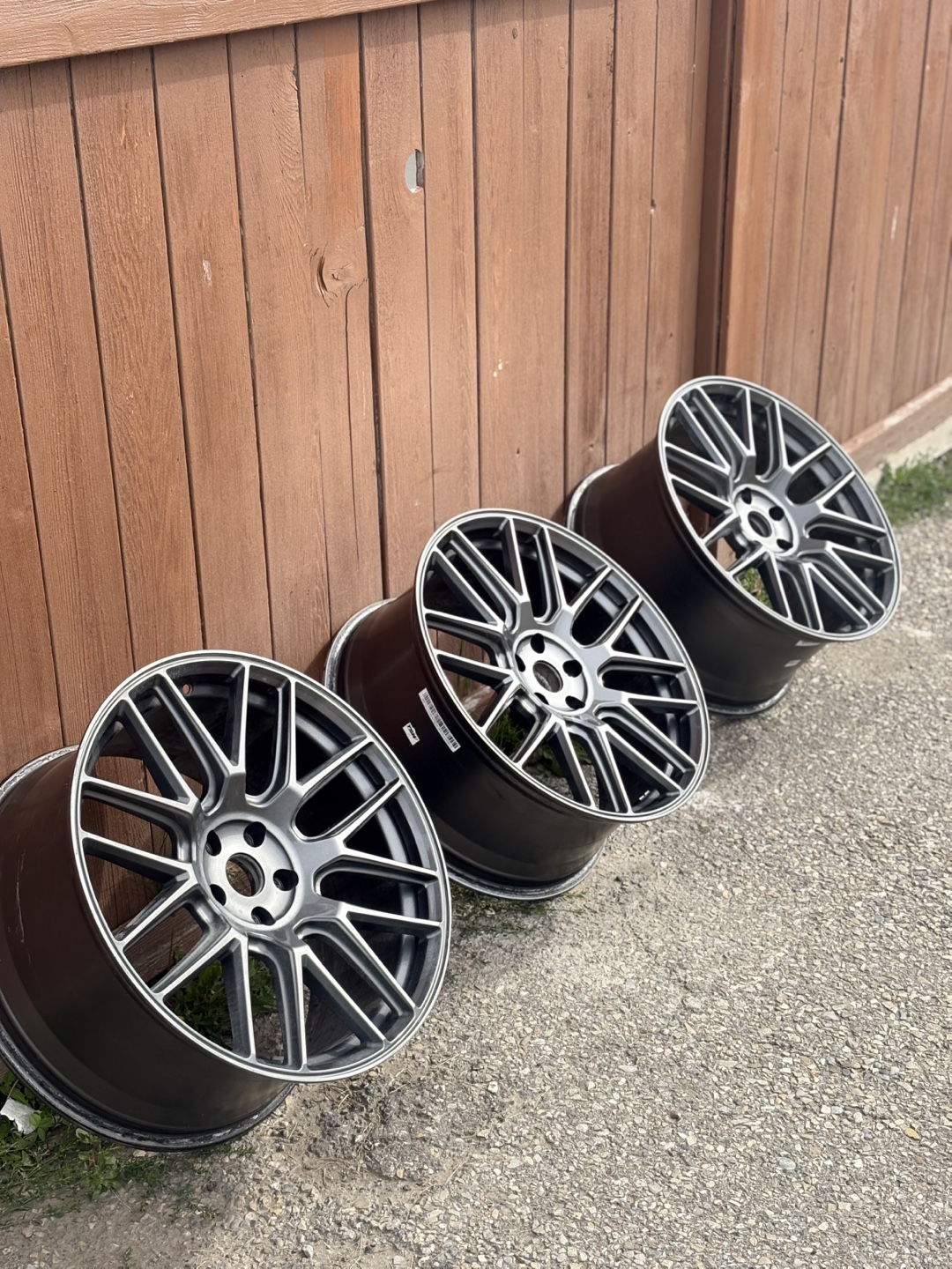 Set of 3 20” Silver Alloy Wheels - photo 2
