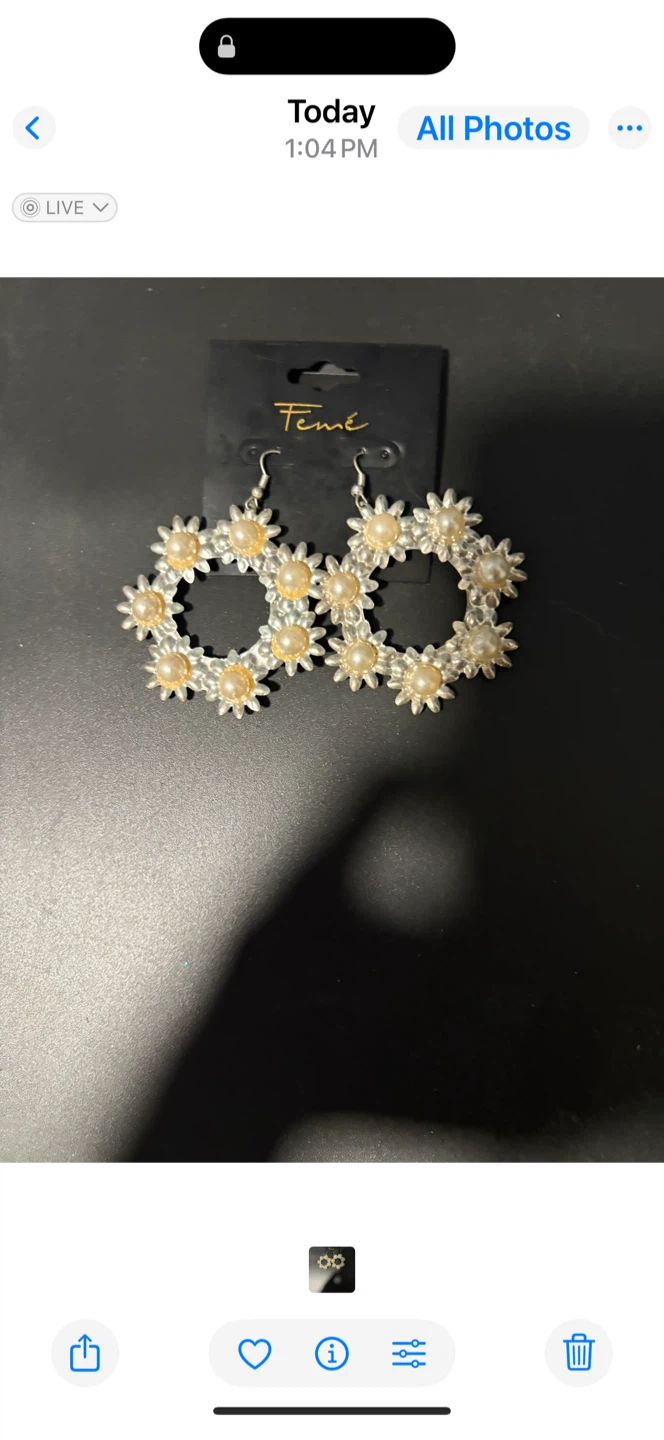 Femé Silver & Pearl Earrings