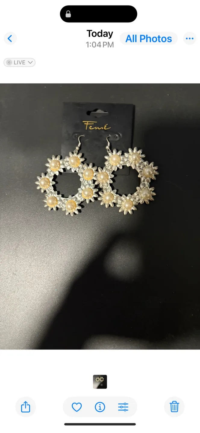 Femé Silver & Pearl Earrings thumbnail