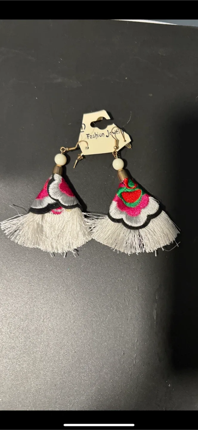 Fashion Jewelry Tassel Earrings thumbnail