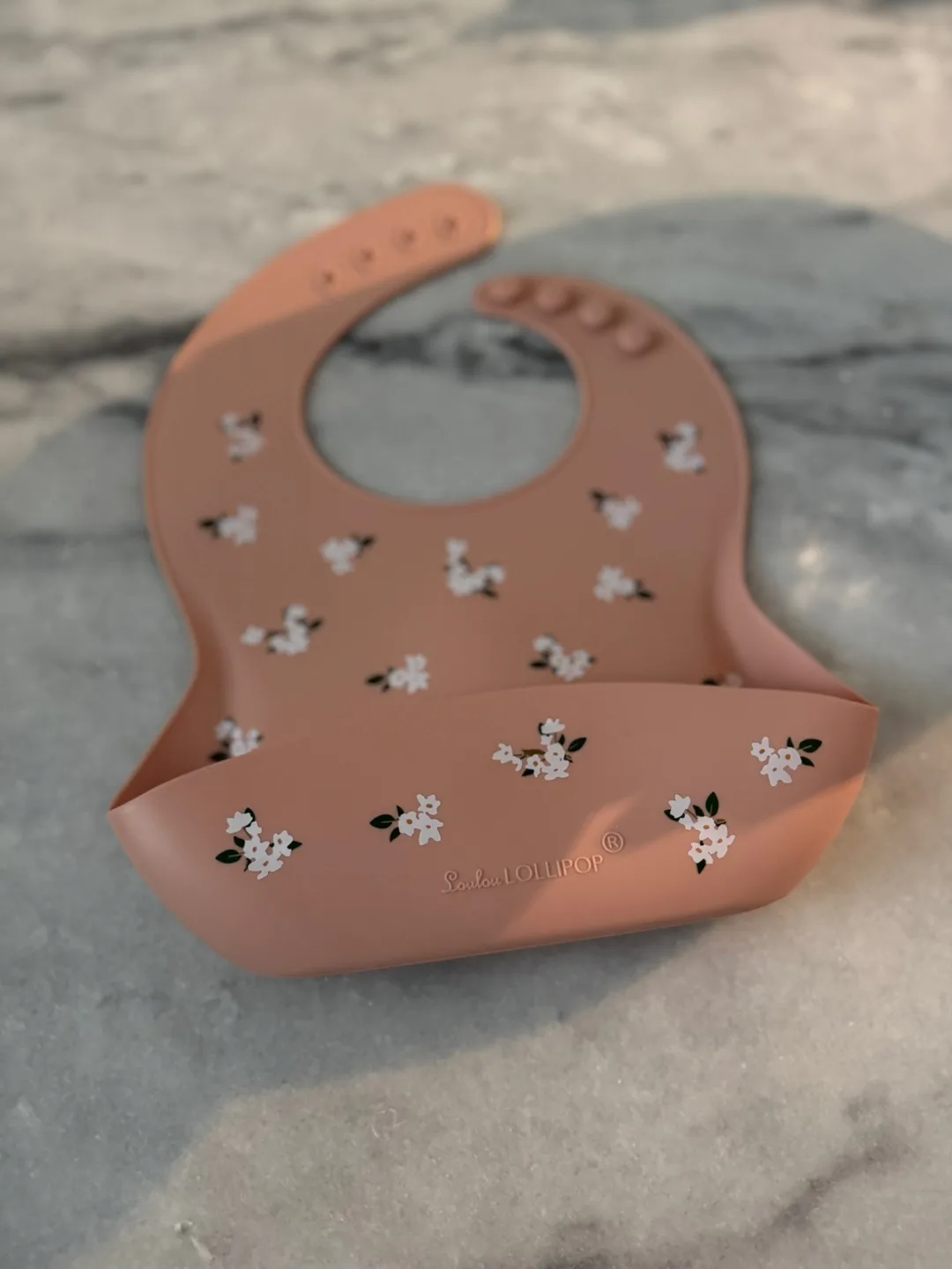 Loulou LOLLIPOP Silicone Baby Bib - Floral image indicator(2)