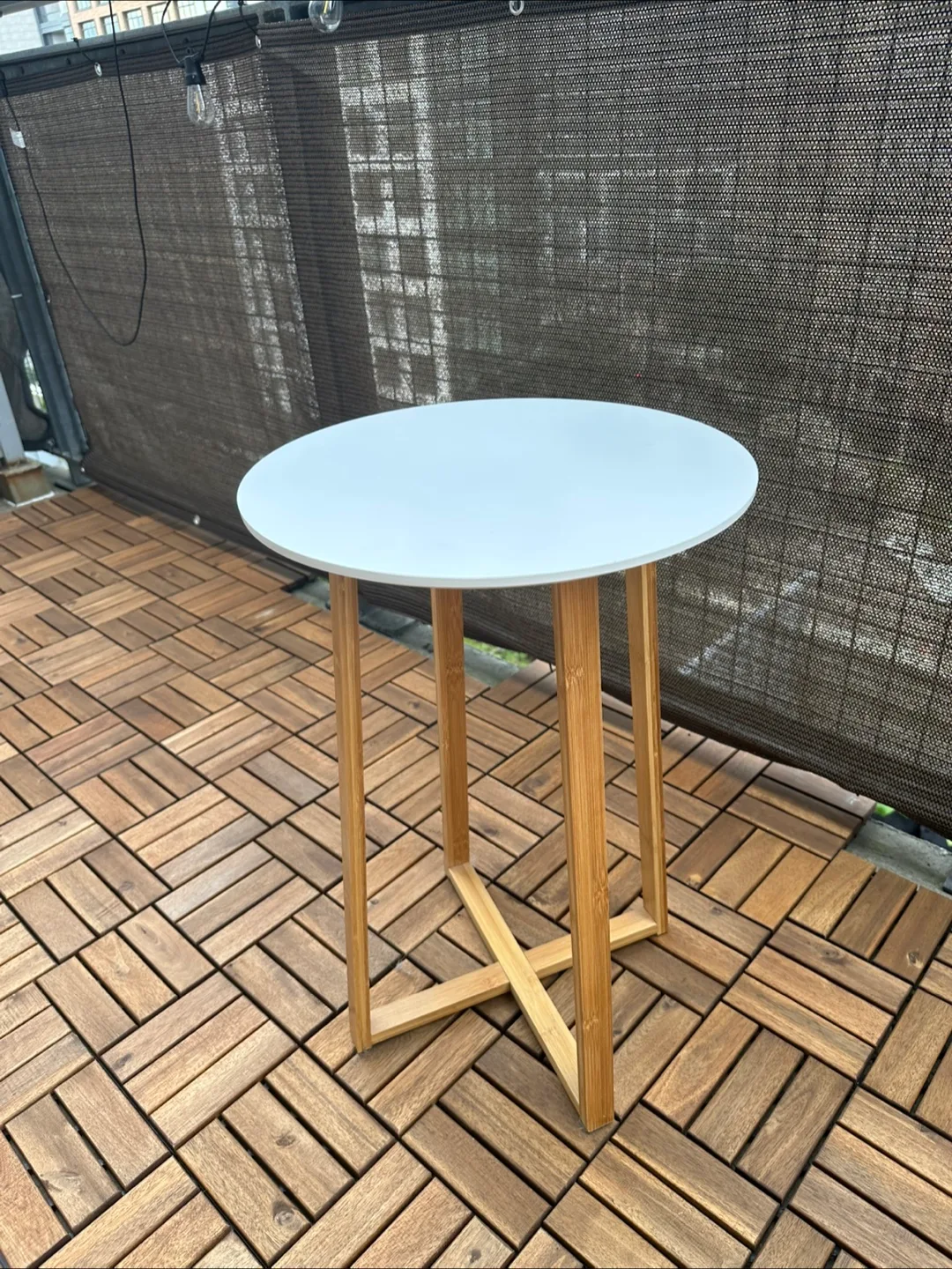 Bameos Side Table - Modern Round Accent Table