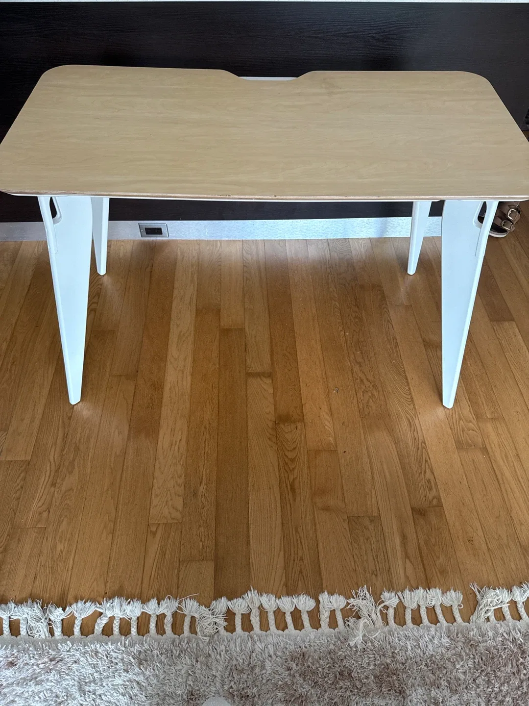 Hoek Table thumbnail