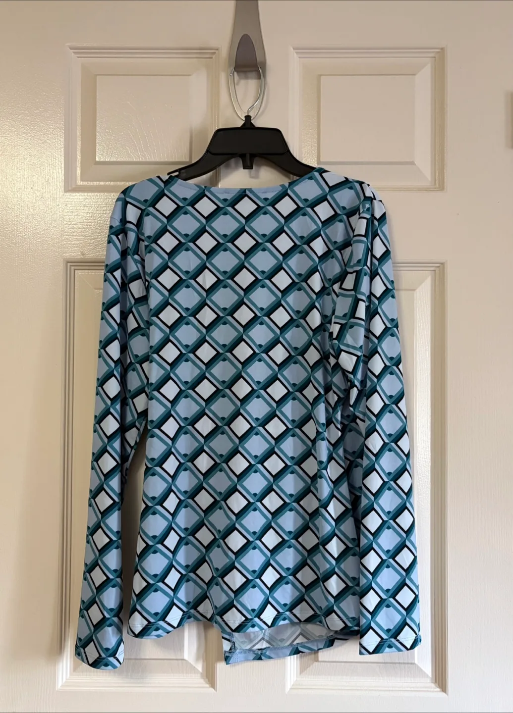 Ricki’s Women’s Blouse NWT Blue Diamond Print Sz M image indicator(2)