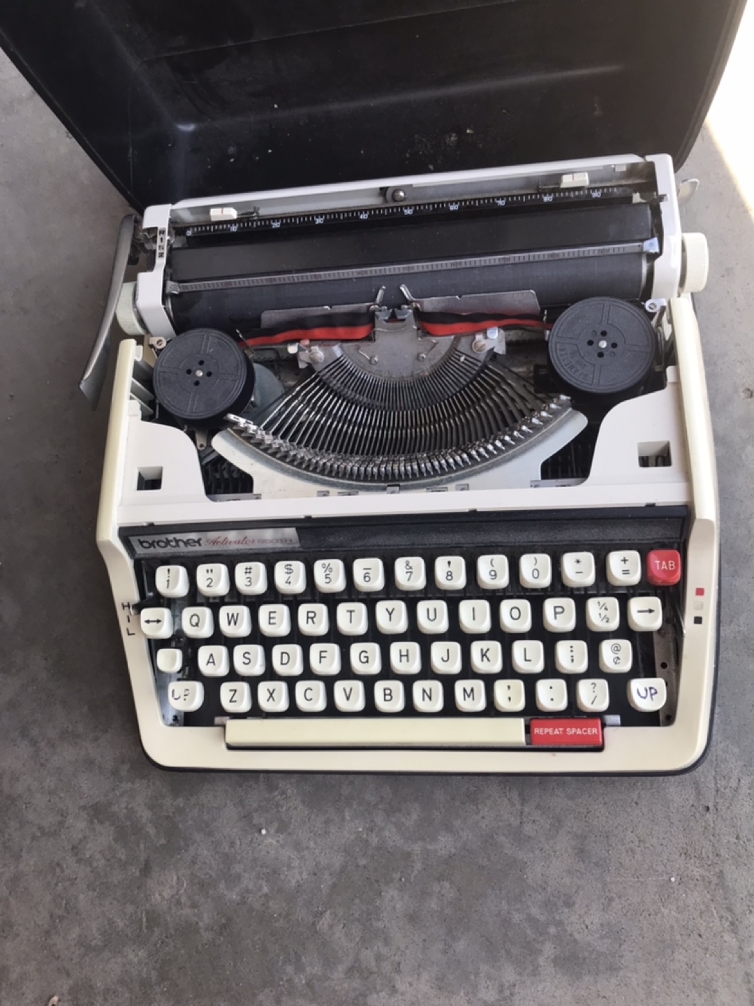 Brother Activator ES00TR Typewriter - photo 2