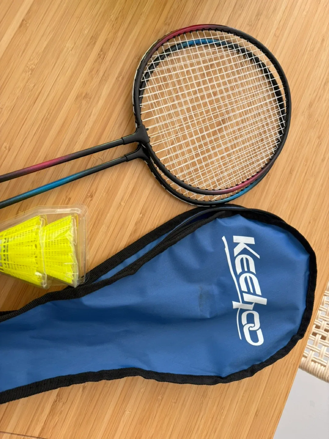 Keel Badminton Racket Set with Case image indicator(2)
