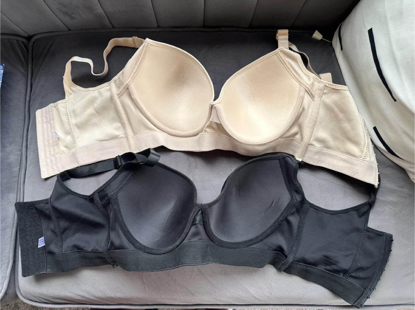 Bras - Size 80/36F - Black and Beige image indicator(4)