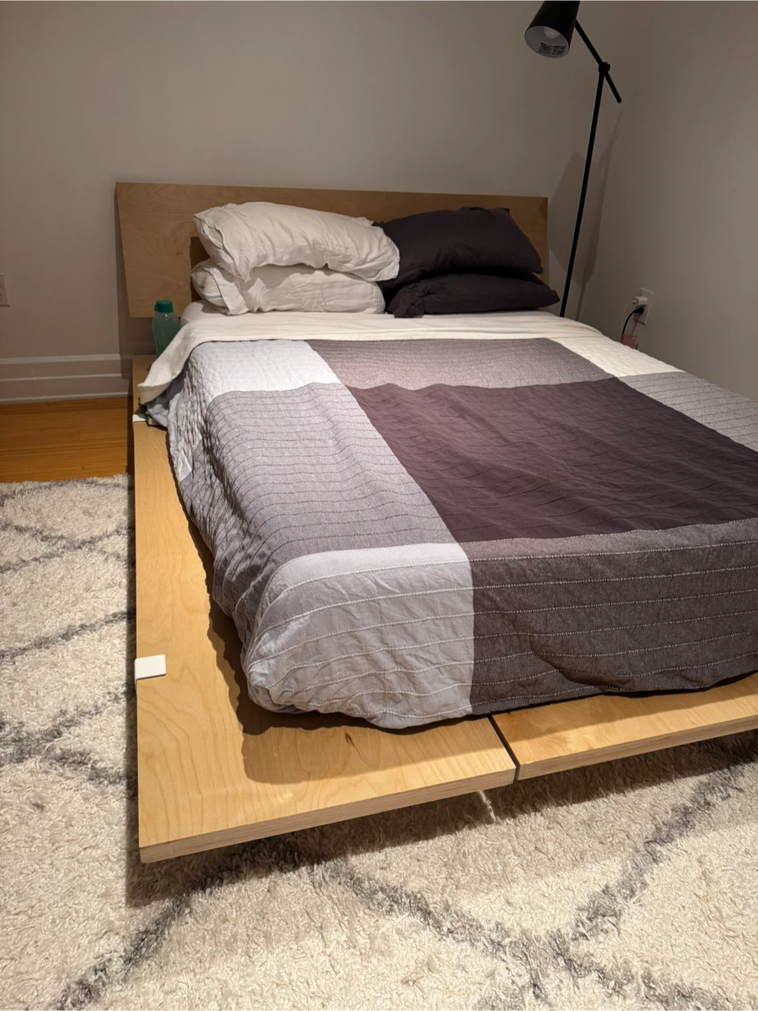 Queen / Full Floyd Bed with Headboard