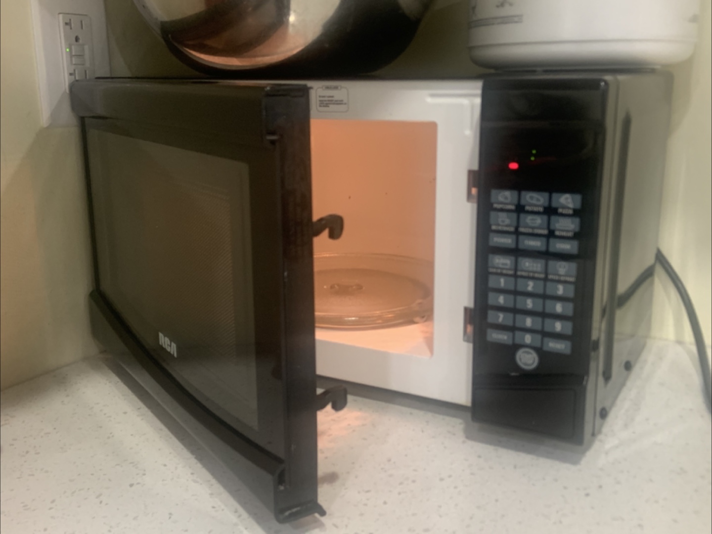 RCA Microwave - Black