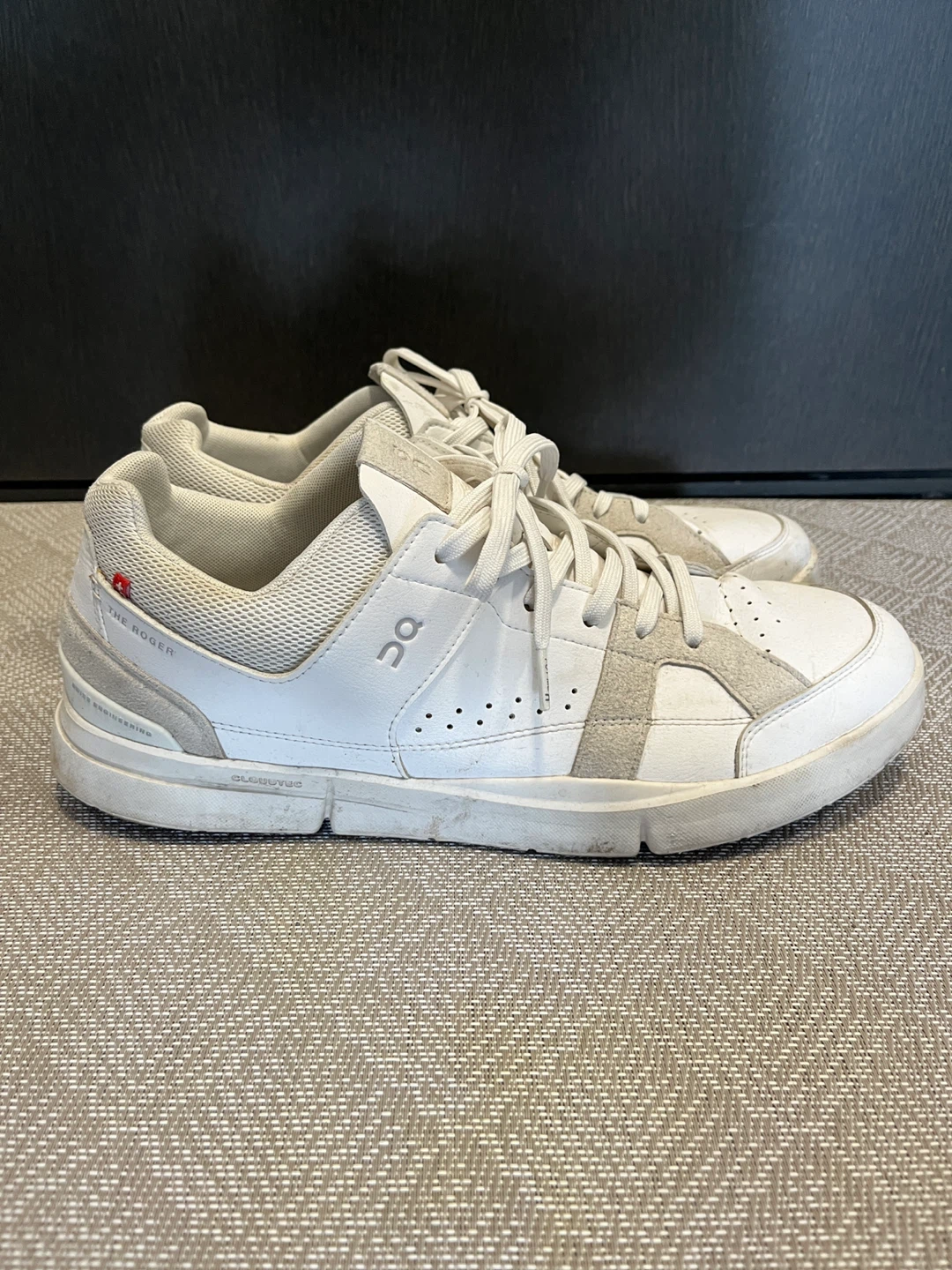 On Men’s White Leather Sneakers Size 13