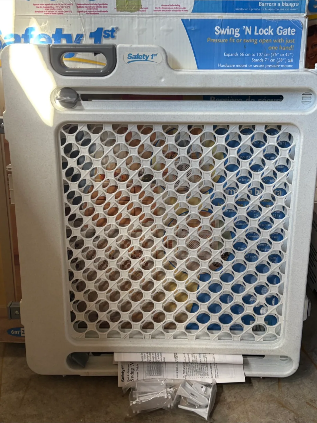 Safety 1st Swing 'n Lock Gate image indicator(2)