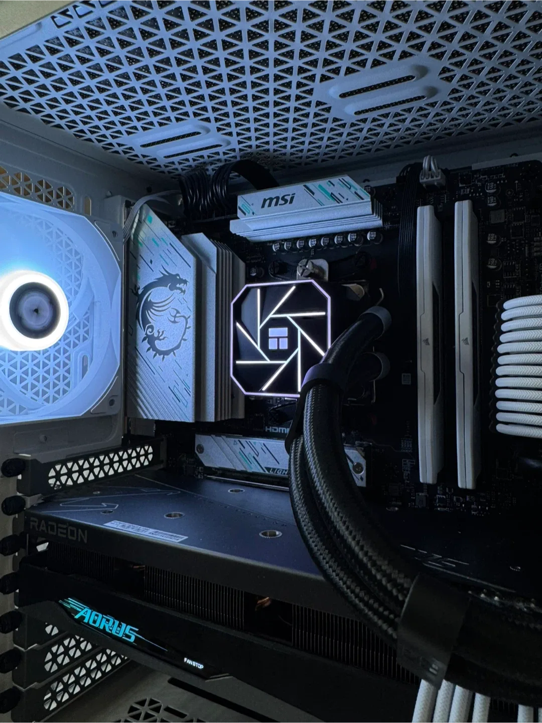 Gaming Pc (Ryzen 7 8700F + RX 6750XT + 32gb DDR5) image indicator(5)