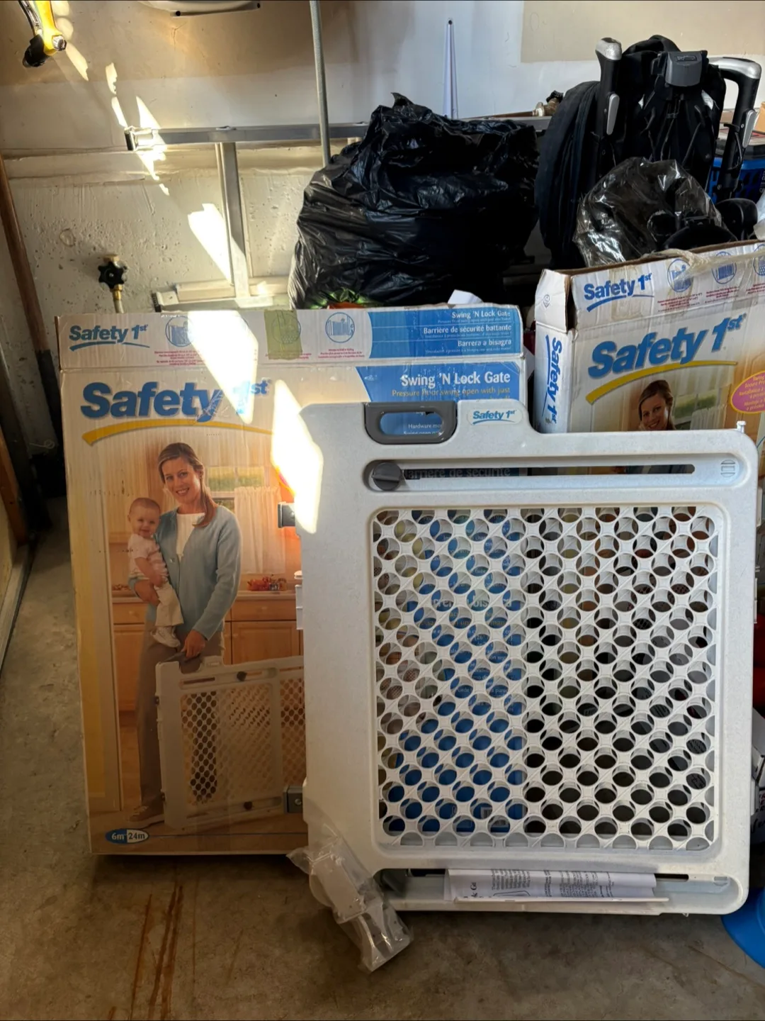 Safety 1st Swing 'N Lock Gate image indicator(3)