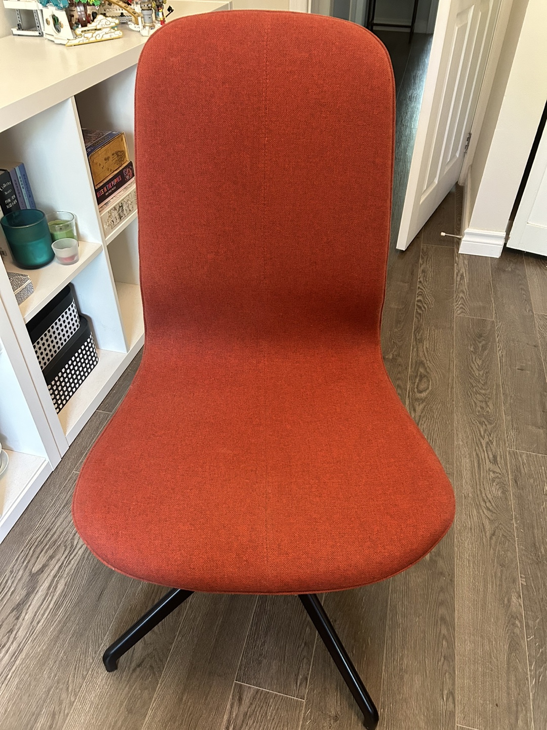 Red Swivel Desk Chair - photo 3