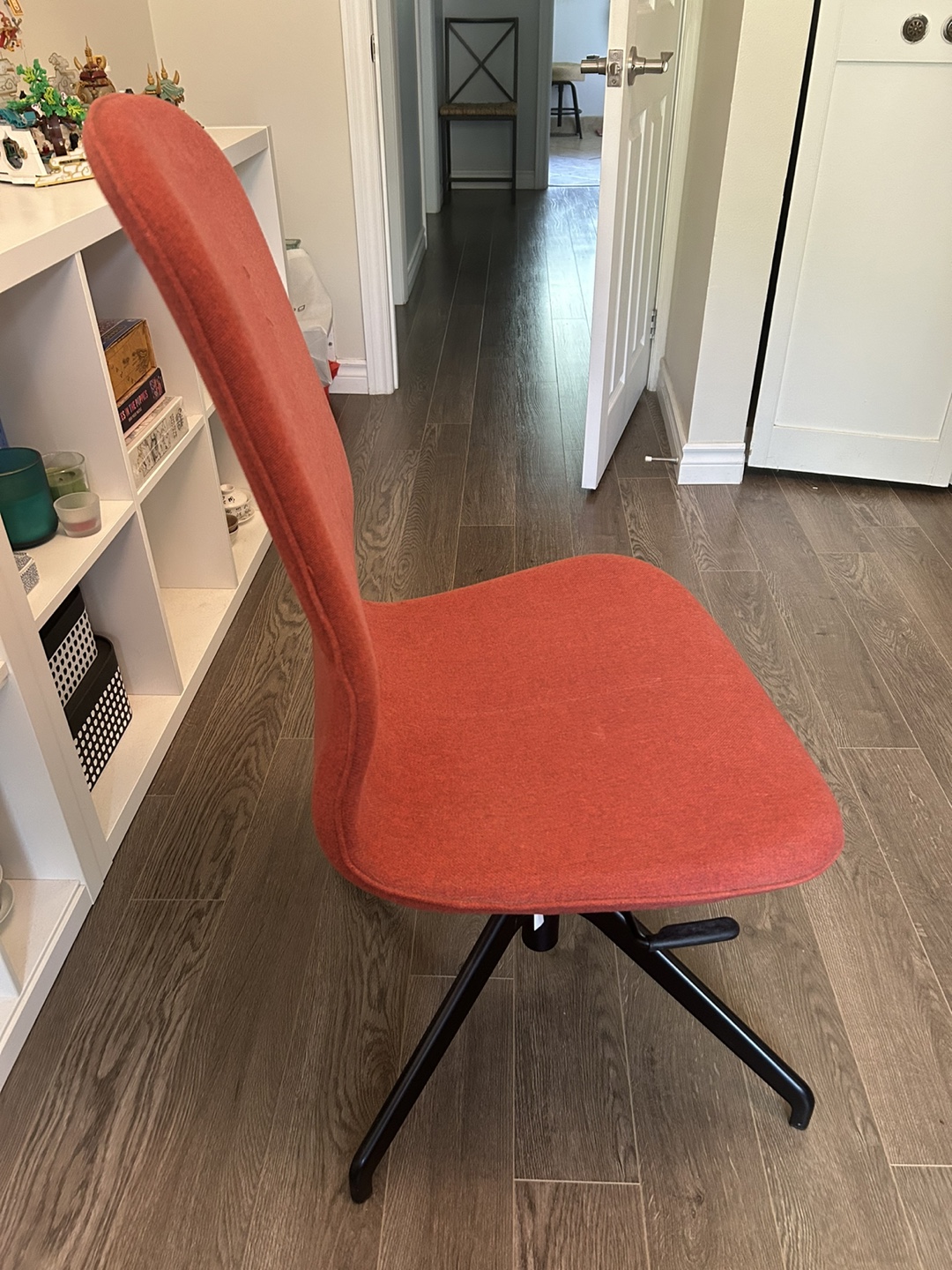 Red Swivel Desk Chair - photo 2